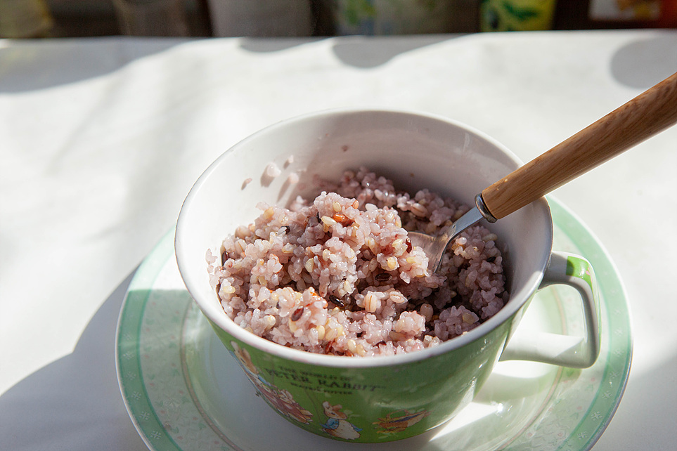 씻어나온 쌀로 전자레인지 컵밥 만들기, 잡곡밥이라 더 맛있네요