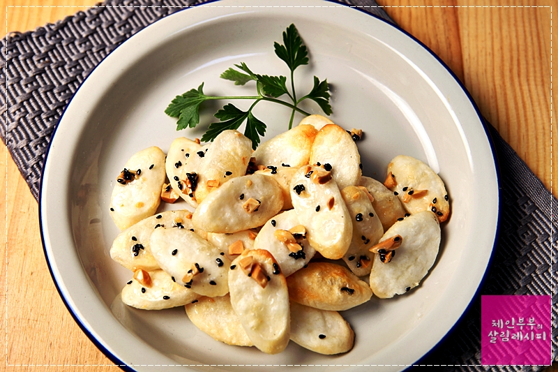 떡국떡과 에어프라이어로 떡강정을 만들어 봐요~