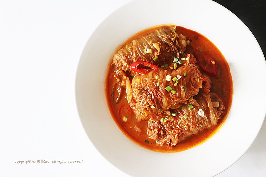 묵은지목살찜! 밥 두 그릇 먹게 되는 밥도둑~