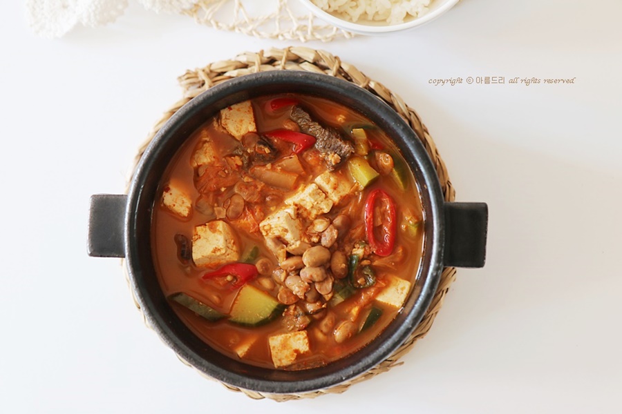 청국장맛있게끓이는법 ! 밥 위에 올려 비벼 먹기 좋은 청국장찌개