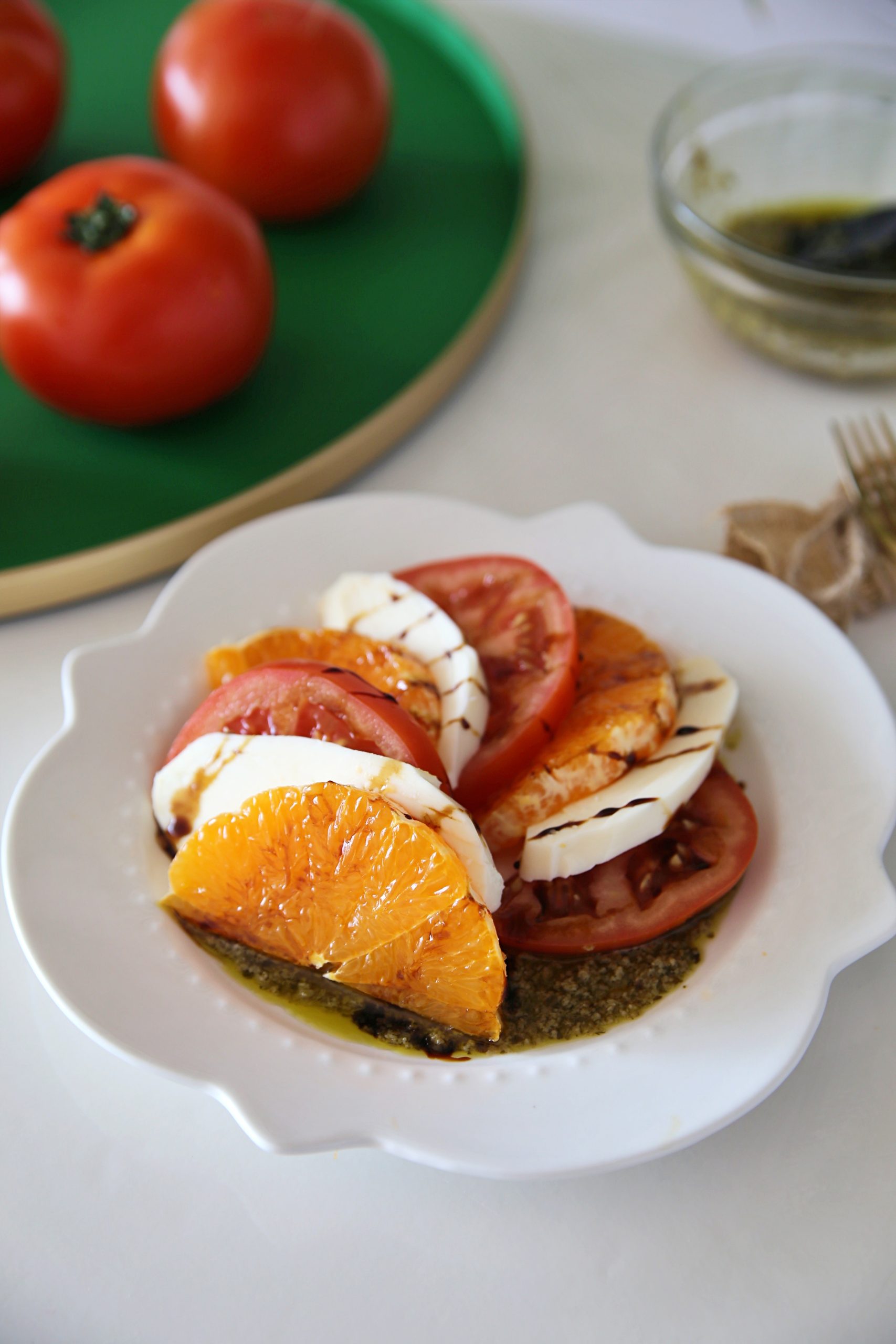 토마토 카프레제 샐러드 소스  생모짜렐라치즈 요리 바질페스토 요리