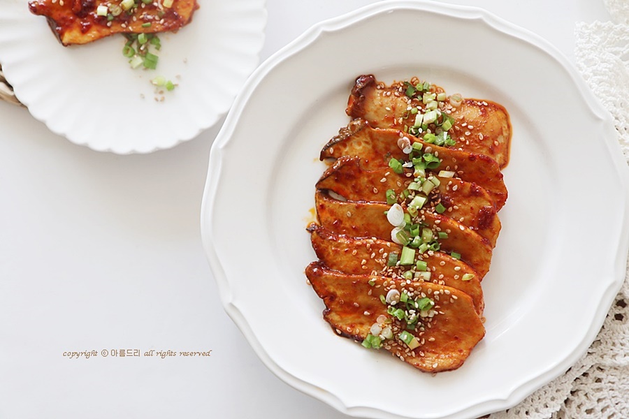 새송이버섯 구이! 고추장 양념 발라 구우면 별미~