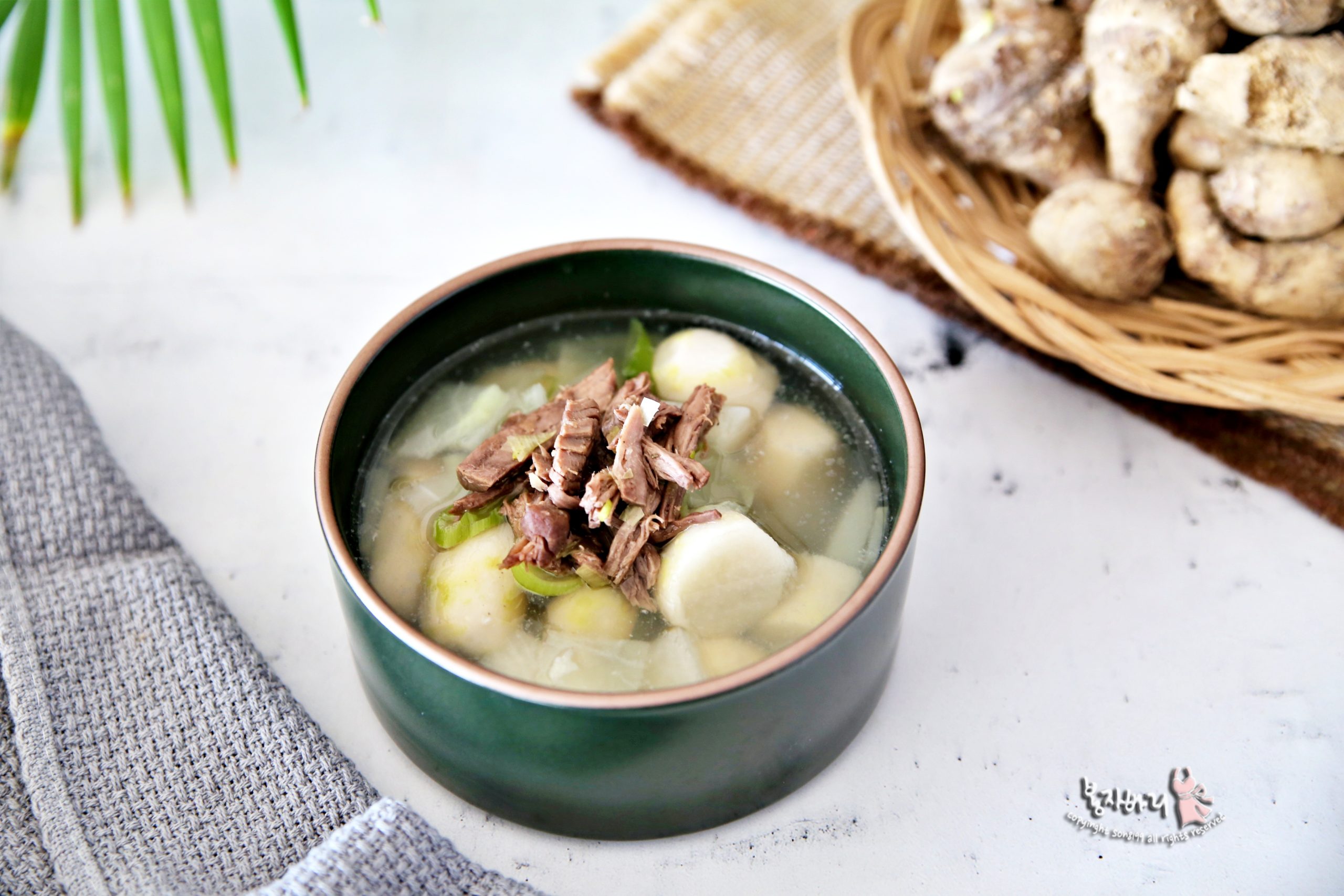 토란국 만드는 법 소고기 토란국 끓이는 법 토란 효능 토란 손질 토란 요리