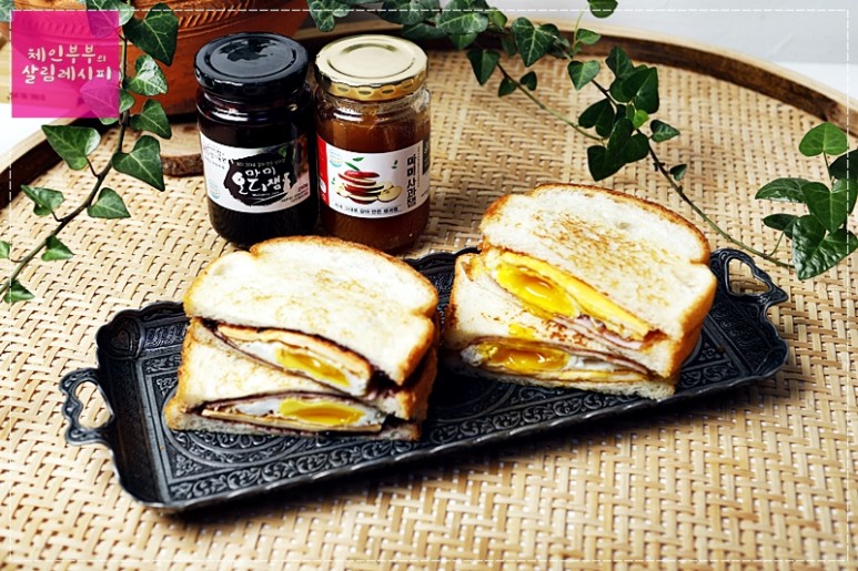오디잼과 사과잼을 발라 더 맛있는 에그치즈햄토스토 만드는 법~