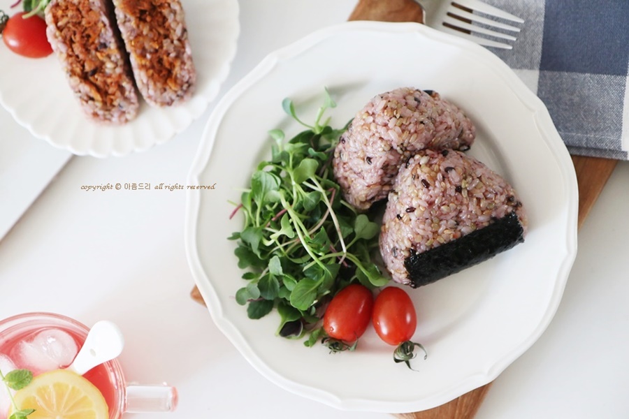 김치 참치주먹밥 만들기 ! 오색현미 참치캔 간단요리 레시피 ~