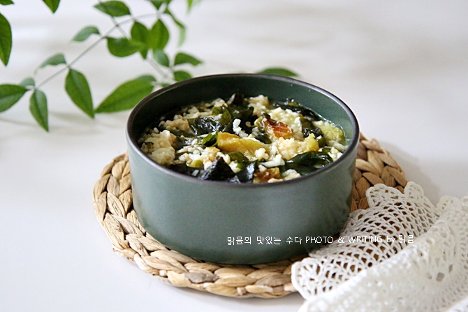 아침식사메뉴로 황태미역죽 끓이는법, 누룽지요리로 미역죽 만들기